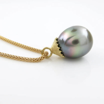 Necklace with Tahitian Pearl Drop Pendant with Fluted Cap in 18kt Gold