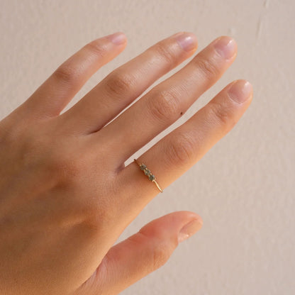 JKD R - 3S Green Sapphire Ring; 14kt YG; 7