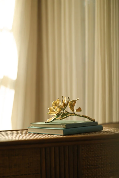 MAR Magnolia Decorative Object
