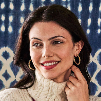 Berry - Icon Medium Hoop Earrings in Gold