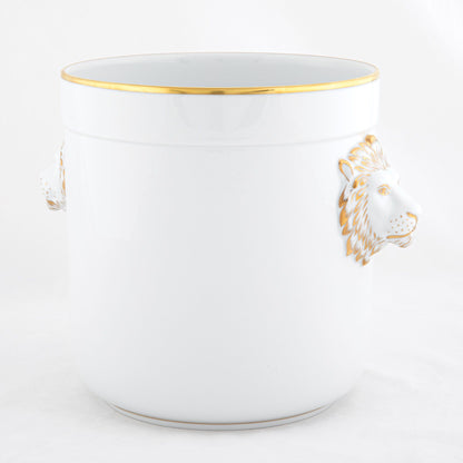 Gwendolyn - Cachepot with Lion Heads