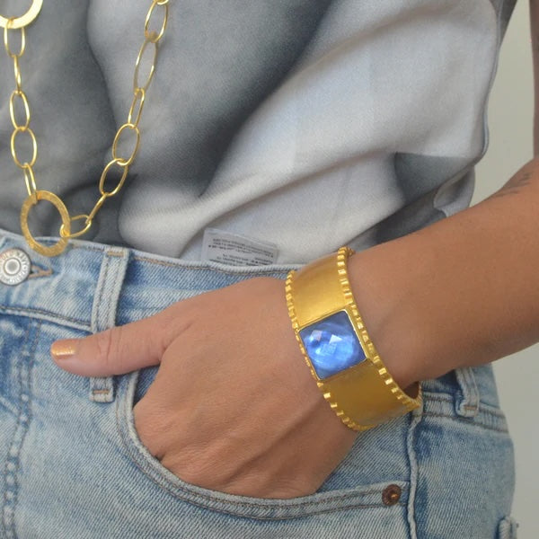 BCJ B - Veneto Hinged Cuff with Square Stone (JP21) - Tanz