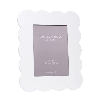 Scalloped Lacquer Frame in White - 5x7
