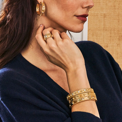 Berry - Classic Hinged Bangle - Gold