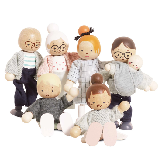 Wooden Dolls House Family - 7 Piece Set