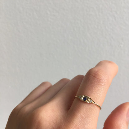 JKD R - Sapphire Mini Deco Point Ring; 14kt YG; 7