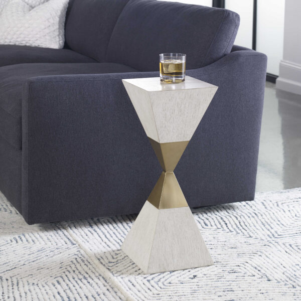 UTM On Point Stacked Pyramids Drink Table 10x23